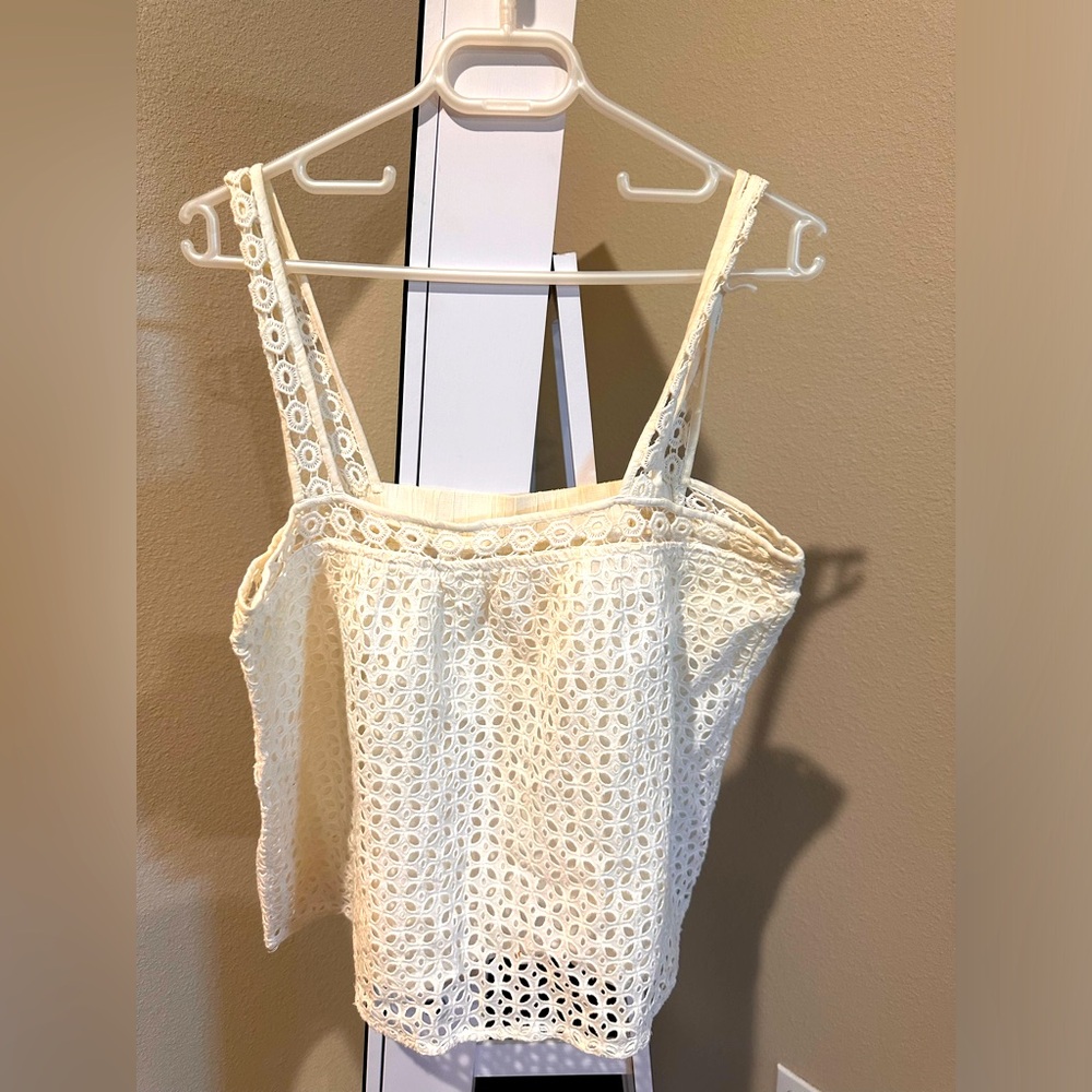 Amazing lace pattern elastic bust sleeveless top